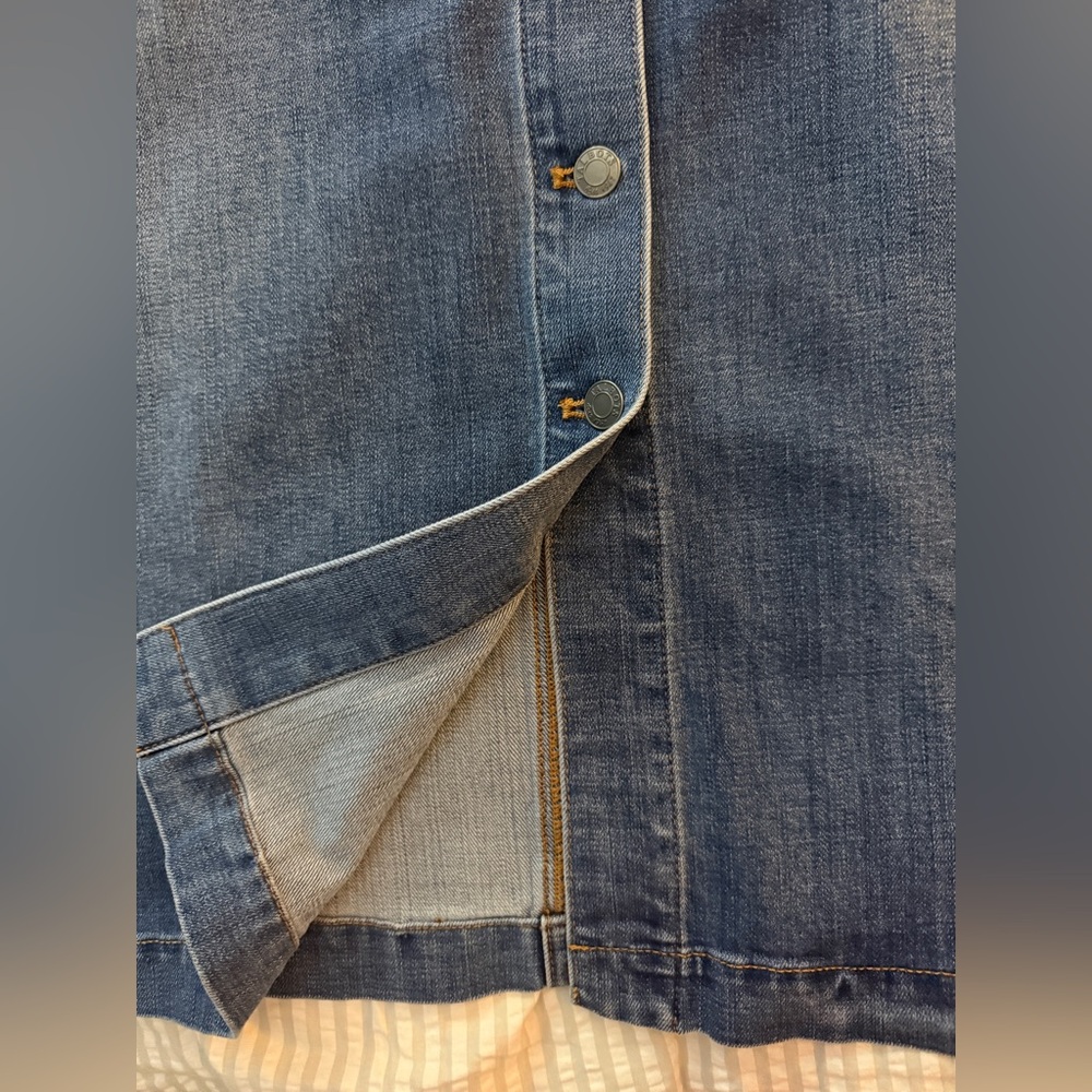 Talbots Denim button front classic Midi Skirt- size 14 - Picture 4 of 8
